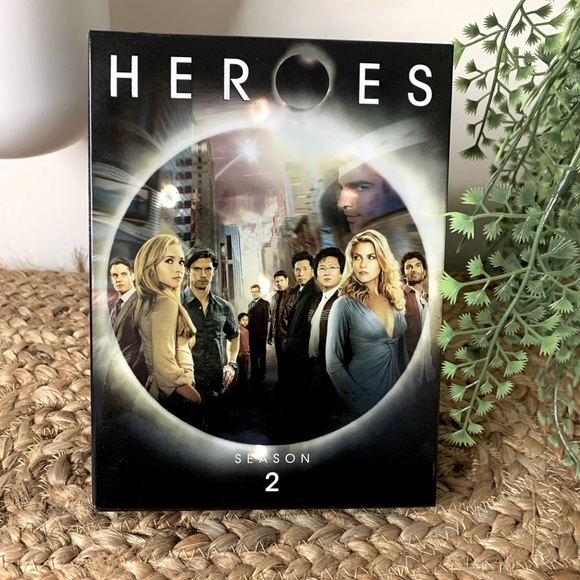 Other - HEROS Season 2 DVD Box Set. EUC